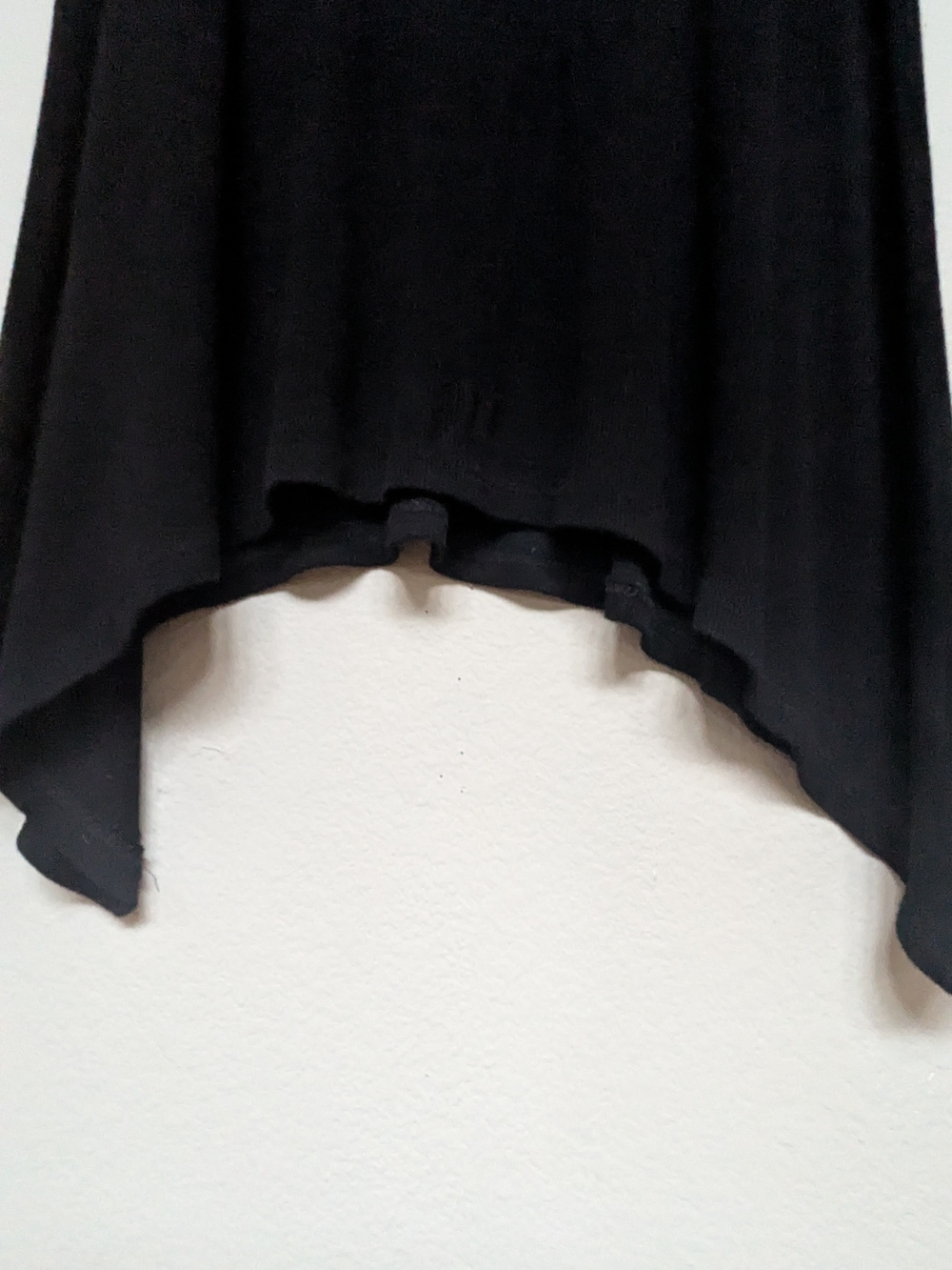 Cable & Gauge Black V-Neck Short Sleeve Tunic - Picture 2 of 4